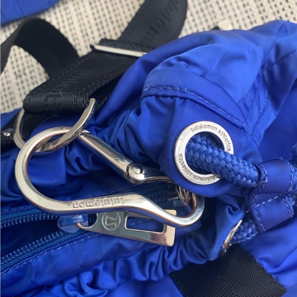 Lululemon Blue extra large Gym / Yoga Bag vivid blue, big logo, lots of pockets - Picture 3 of 6